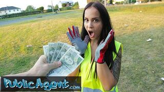 Общественный агент Горячая брюнетка-преступница отвезена в лес для траха на открытом воздухе порно